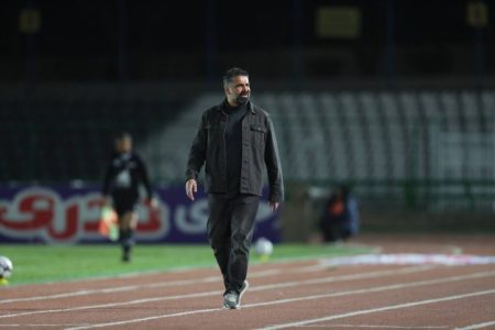 سردار آزمون برای ایران ۵۰ گل زده و پرچم ایران را بارها بالا برده، تو چه کاری برای ایران کردی؟