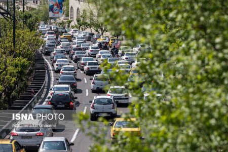 ترافیک نیمه‌سنگین در آزادراه‌های منتهی به تهران/ بارش باران در این محورها
