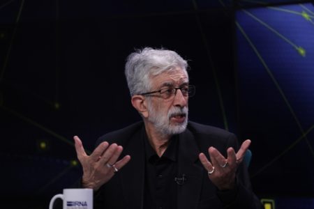 حدادعادل: ملاک تصمیم‌گیری درباره جنگ یا صلح نظر رهبر انقلاب است/ اگر ایشان بگویند مذاکره کنید، مذاکره می‌کنیم و اگر بگویند مذاکره نکنید، نمی کنیم