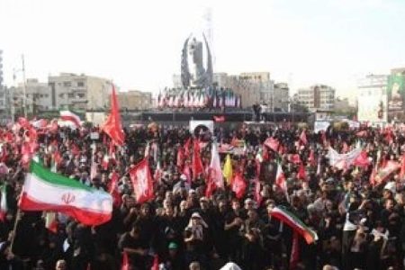 تصاویری از حضور مردم در مراسم بدرقه رهبر شهید انقلاب