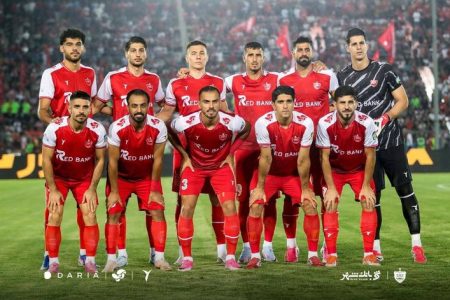 پز دادن پرسپولیس روی پوستر دربی با آقای یاغی!